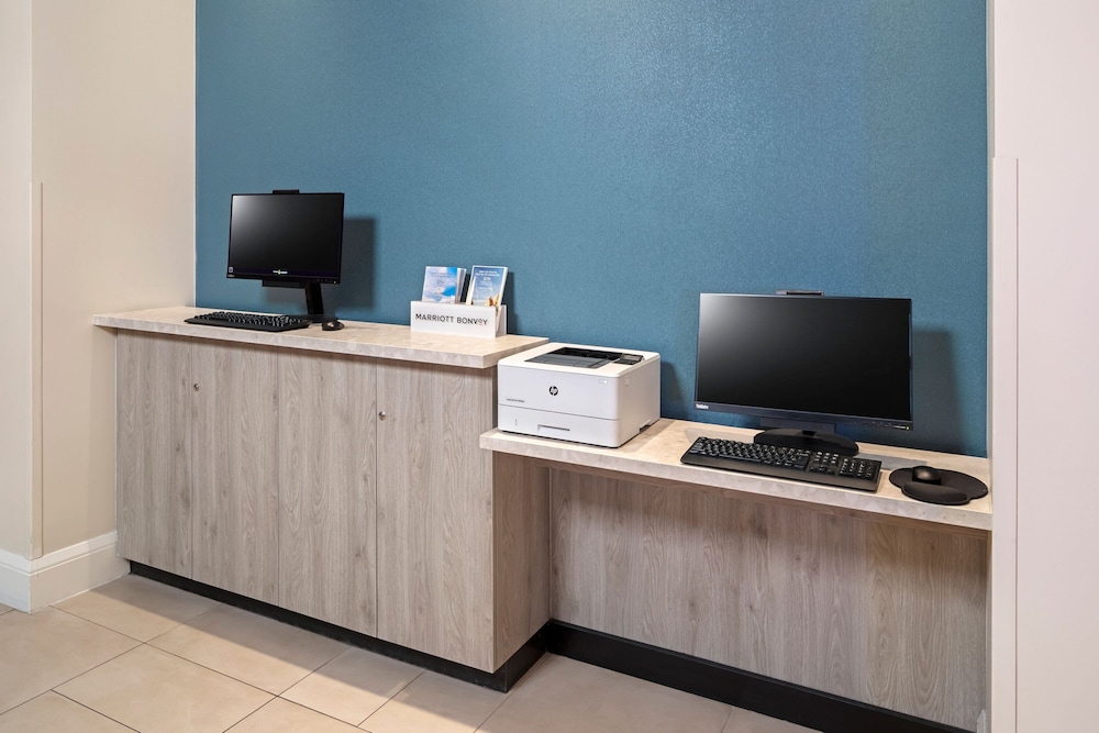 Courtyard by Marriott Marina del Rey 26/35