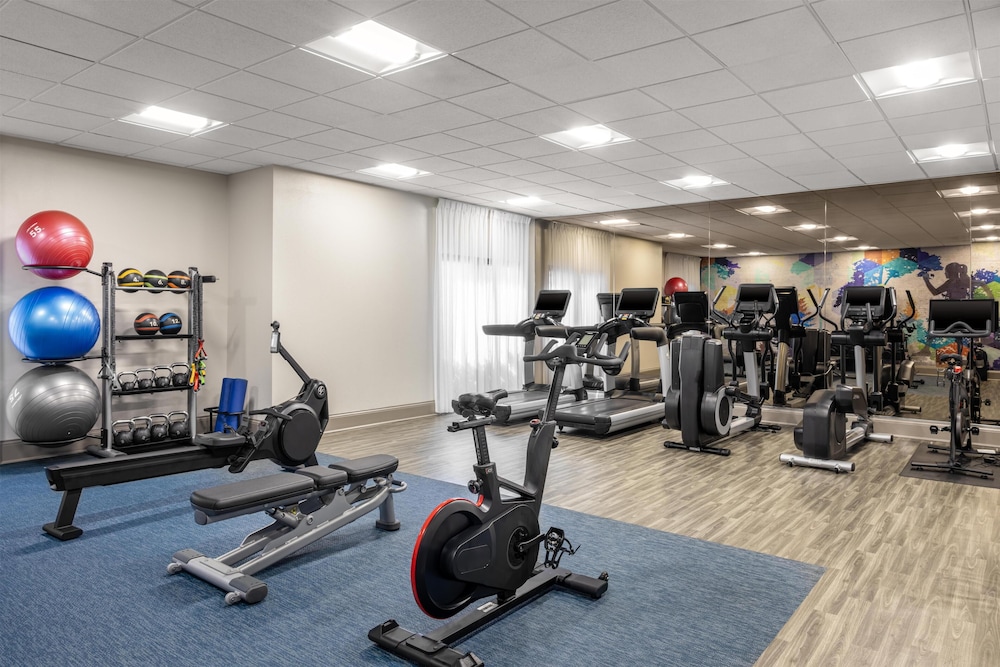 Hyatt Place Indianapolis Airport 33/65