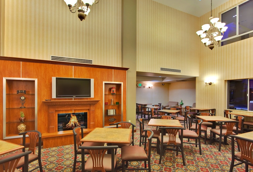 Holiday Inn Express Suites Rancho Cucamonga 40/57