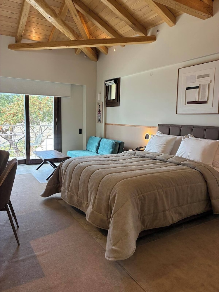 Design, Suite, Queen Bed, Panoramic View, Sofa