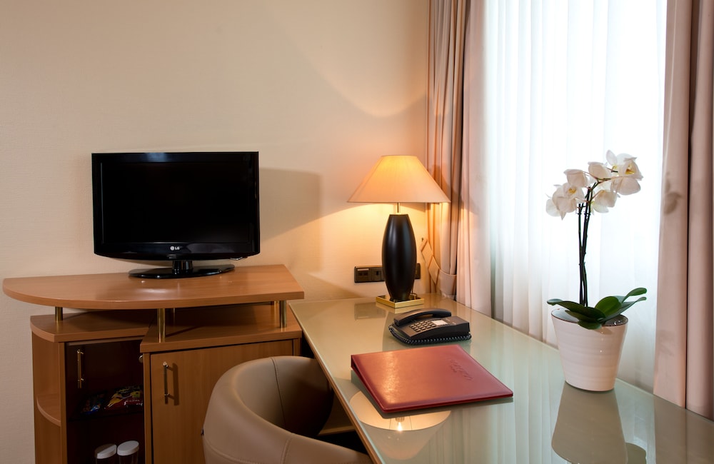 LEONARDO ROYAL HOTEL DUSSELDORF KOENIGSALLEE 72/79