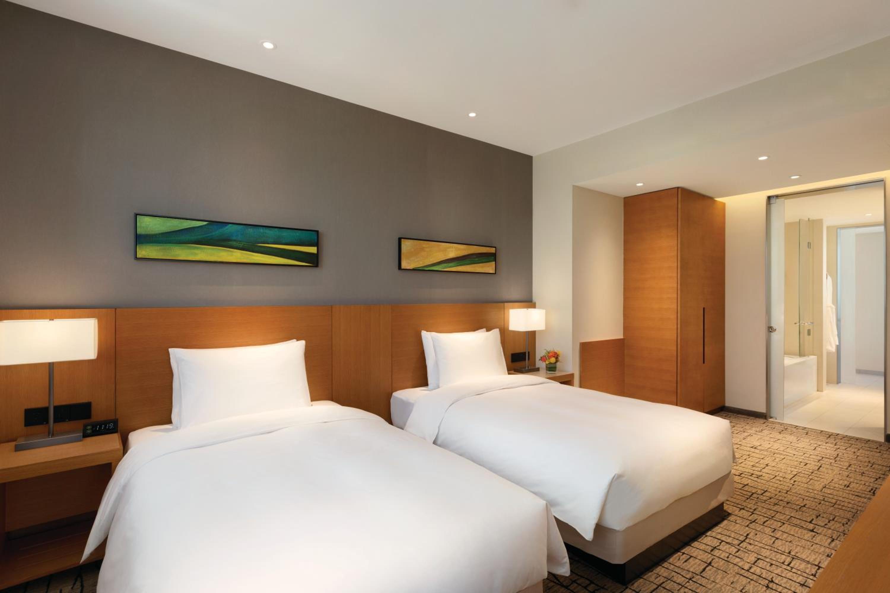 Room, Twin Beds, with View, Sofa