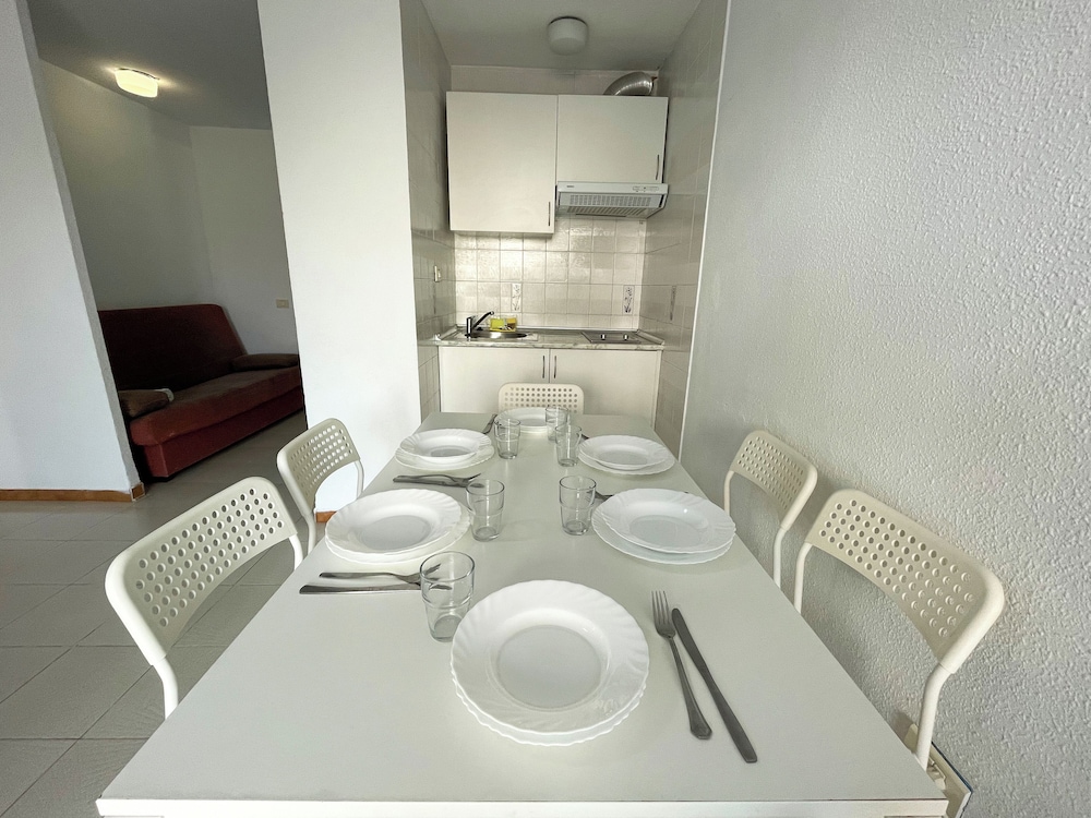 APARTAMENTOS BERNAT PIE DE PLAYA 3000 52/68