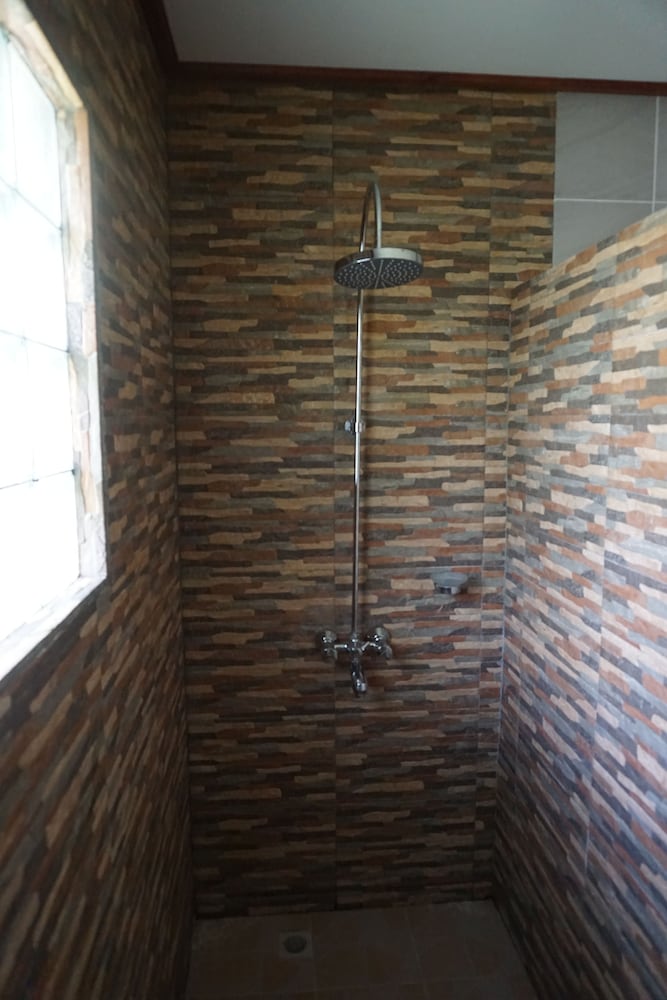 BAMBOO CHALETS 4/39