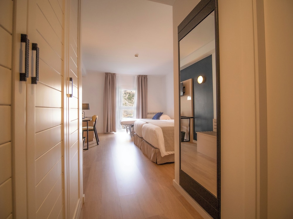Hotel Roc Meler 50/50