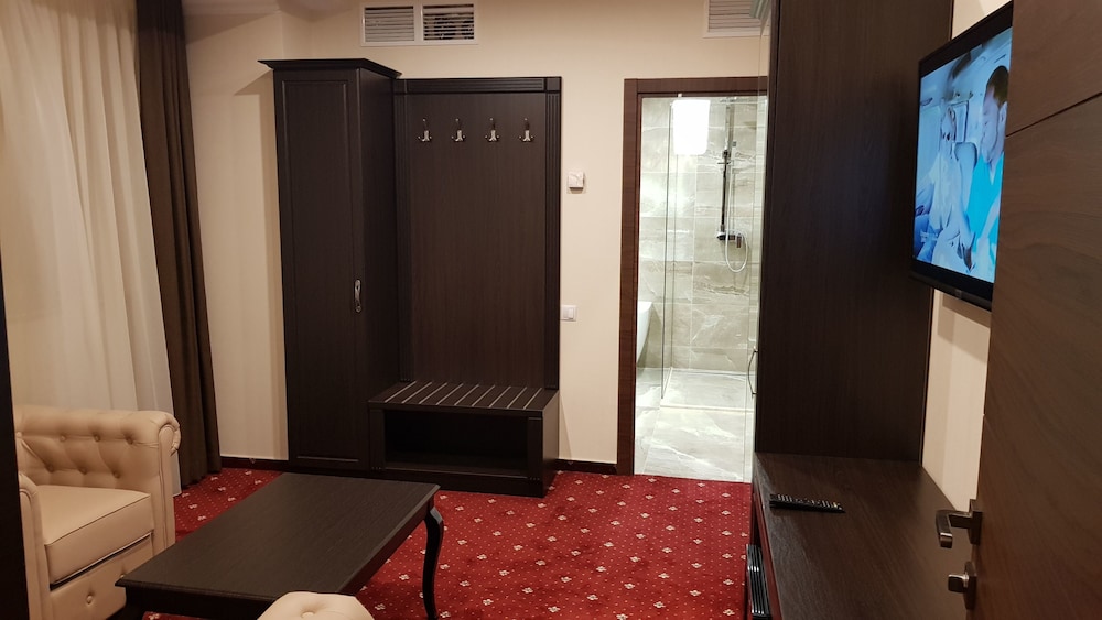 Bernardazzi Grand Hotel 7/43