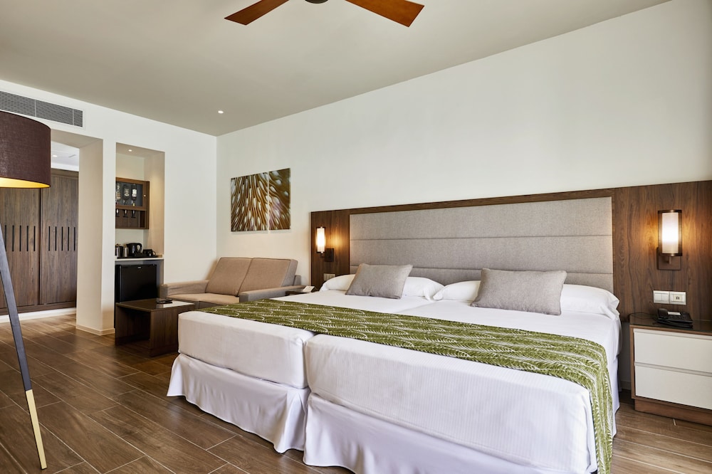 Hotel Riu Atoll 12/51
