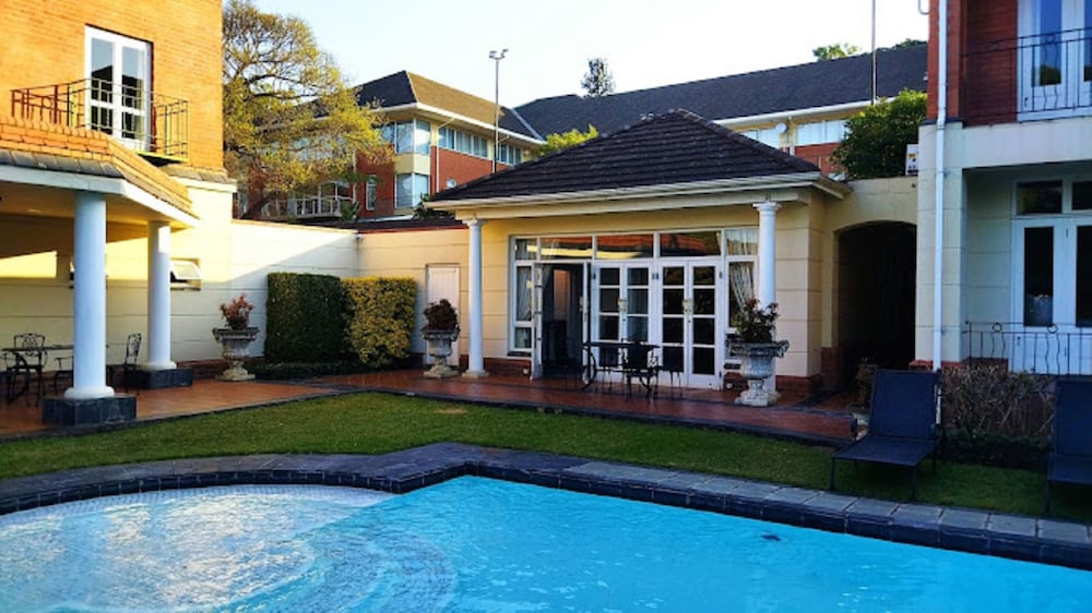 Redlands Hotel 47/50