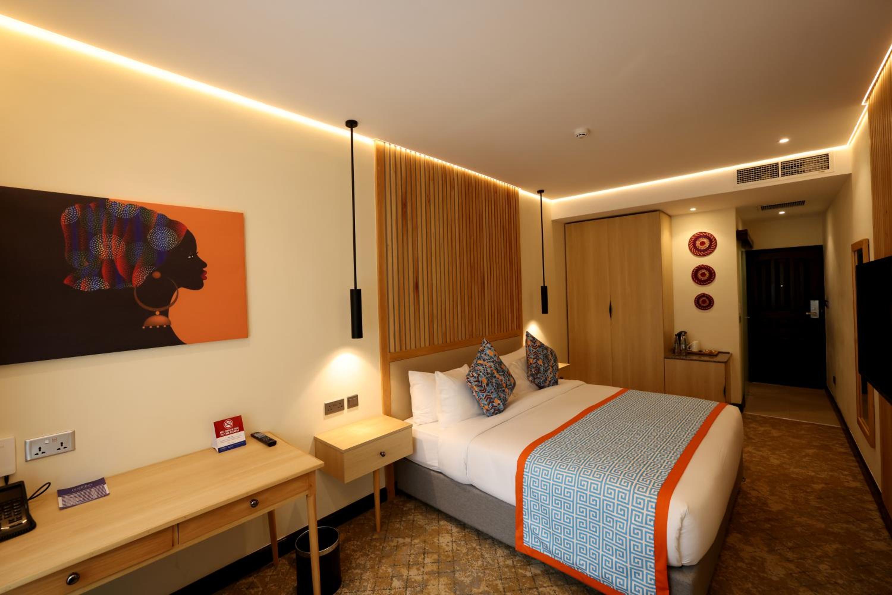 DELUXE, DOUBLE BED