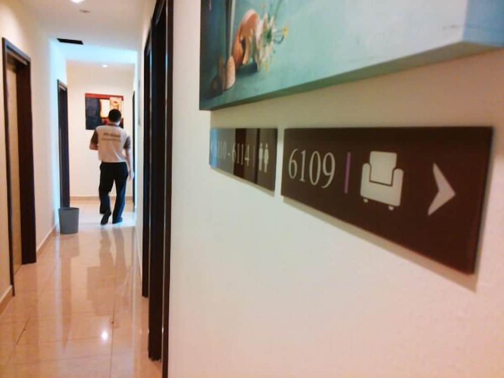 Capital O 90714 Hotel Checkedinn 10/38