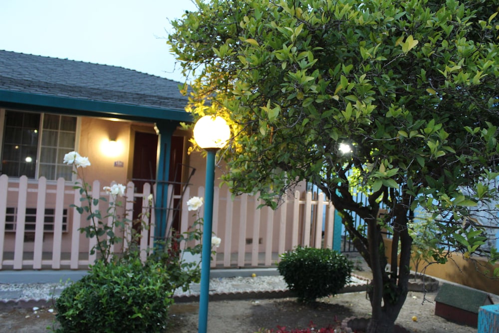 Riverside Inn & Suites Santa Cruz 43/56