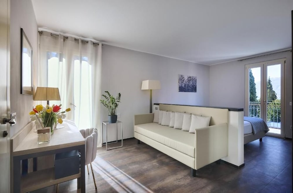 Hotel Don Ferrante 5/50