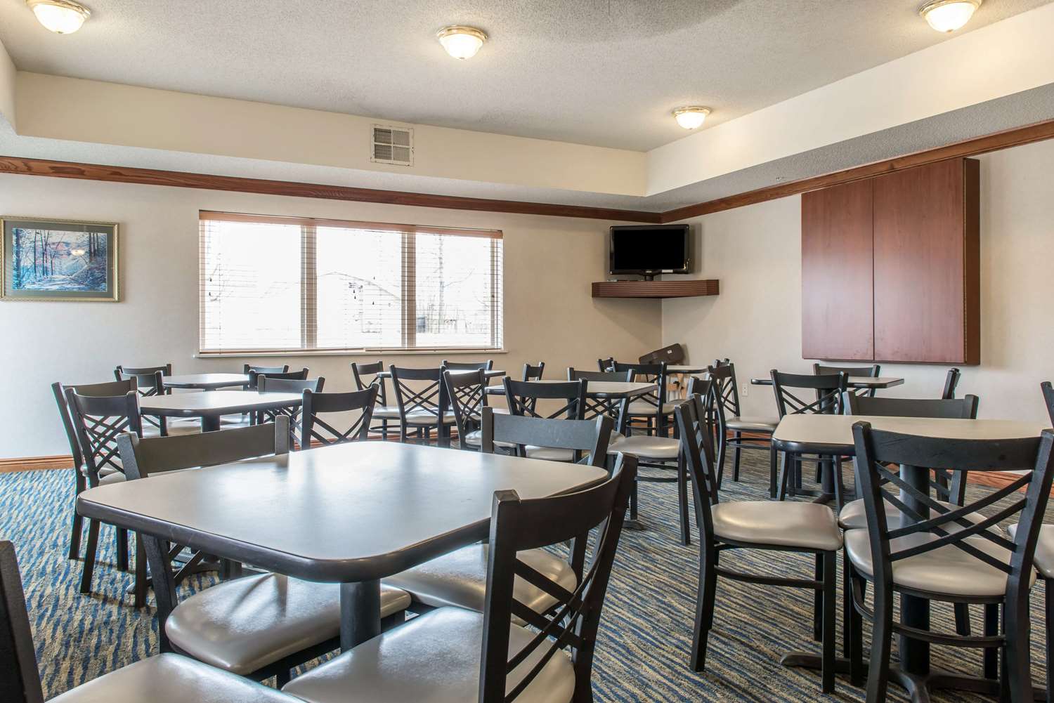 Quality Inn & Suites Titusville PA 19/21