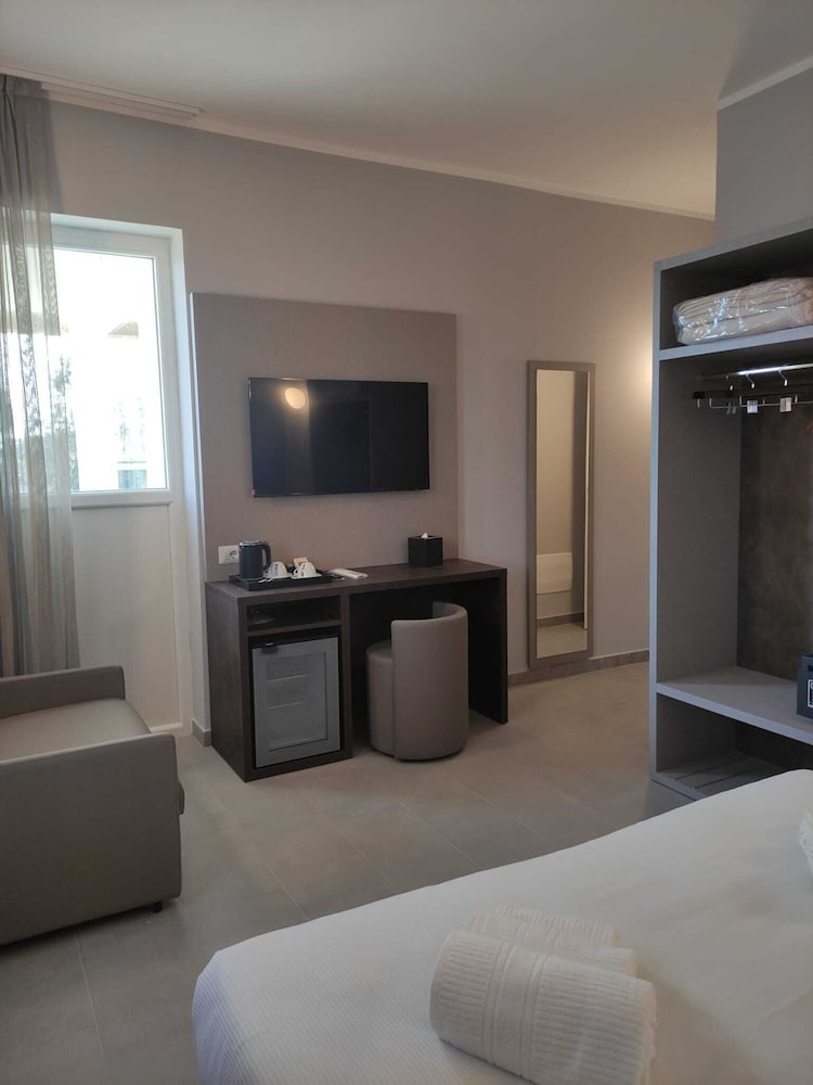 Tiber Suite 16/29