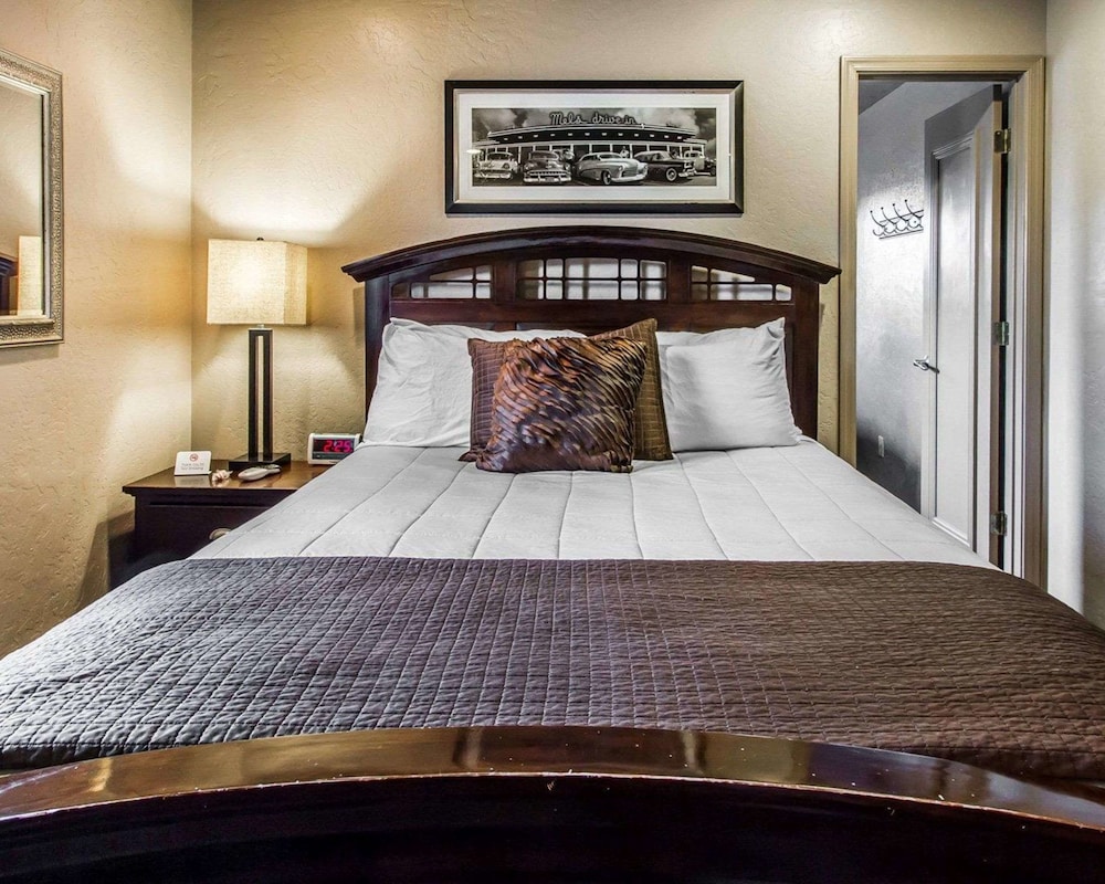 Rodeway Inn and Suites Downtowner Rte 66 18/39