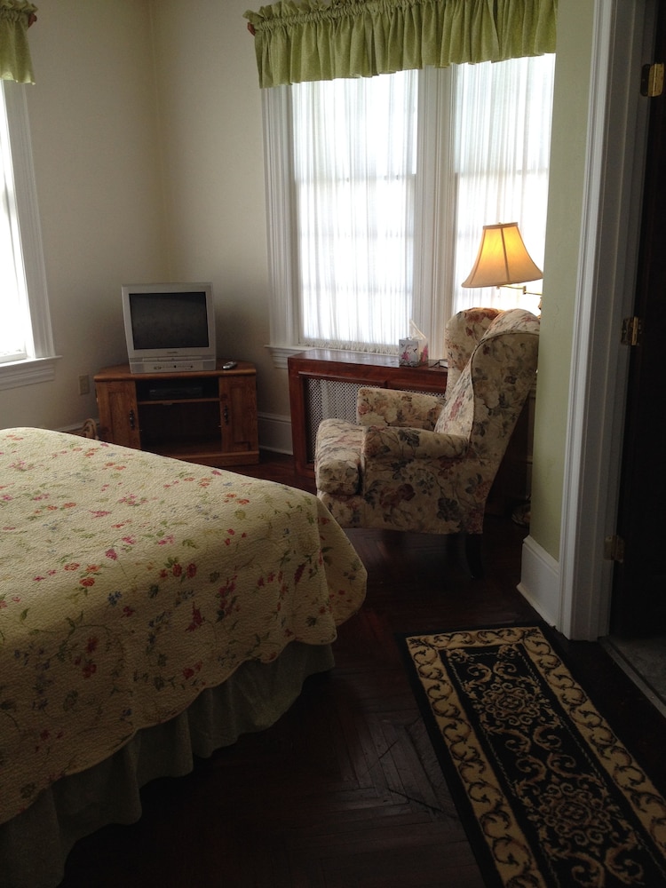 Red Lion Bed & Breakfast 8/36