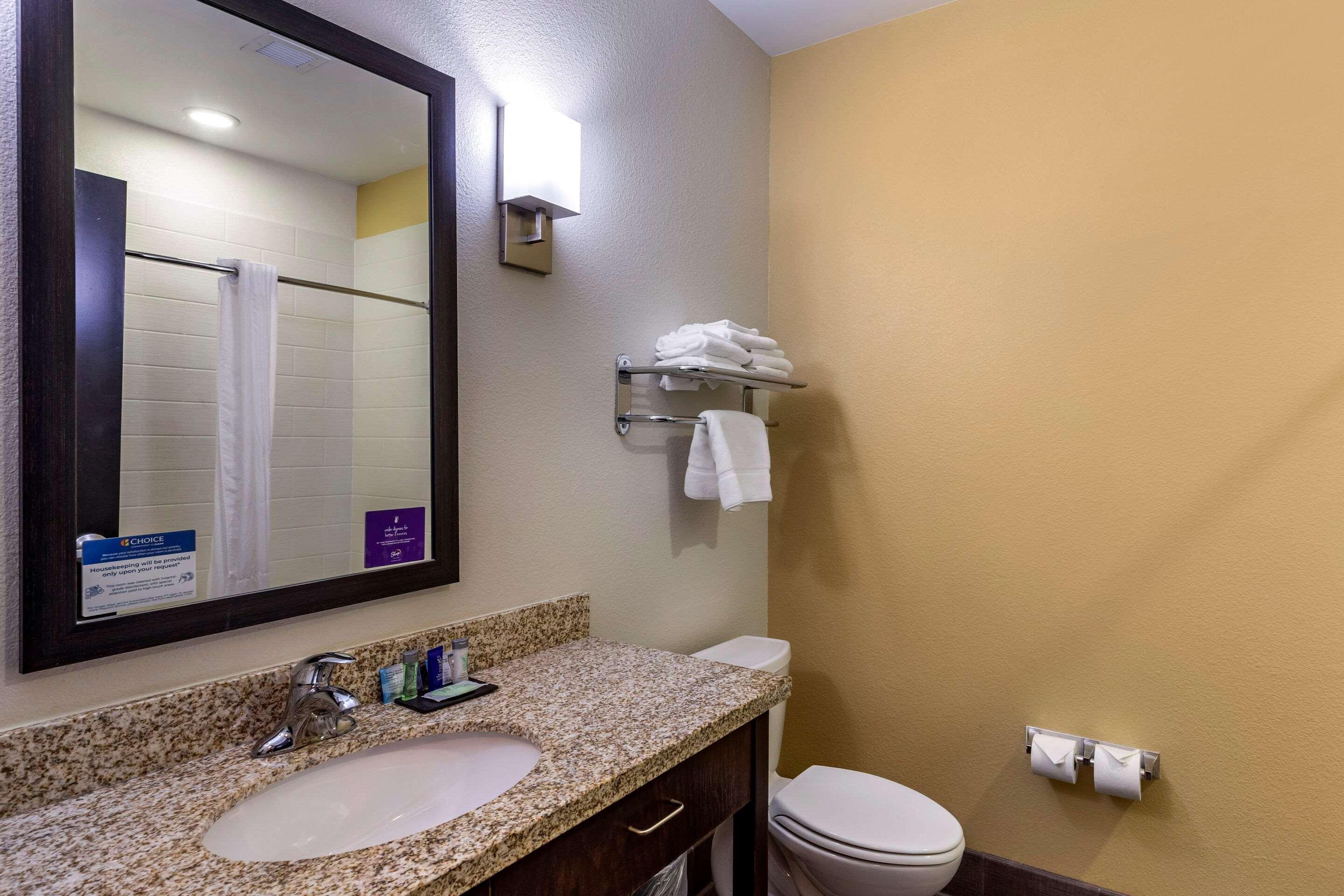 Suite, King Bed, Sleep Inn & Suites Miles City I-94 7/9