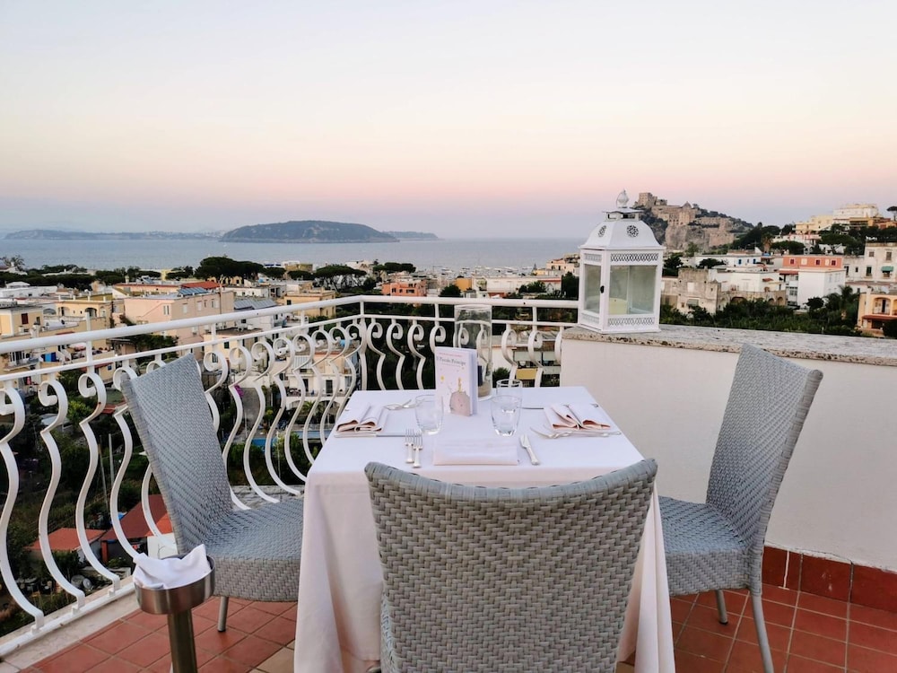 Hermitage Resort and Thermal Spa Hotel 67/76