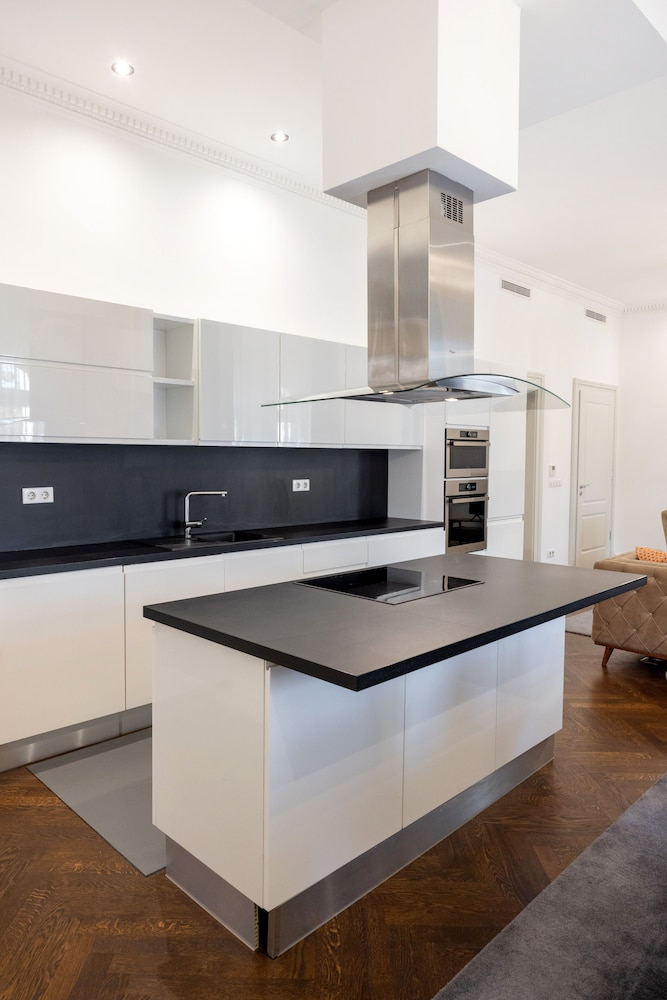 Utto Luxury Suites 6/54