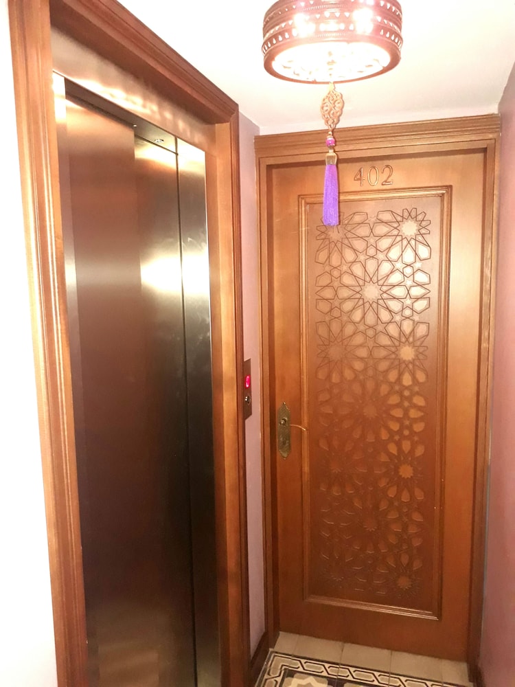 MERIAL HOTEL 31/43