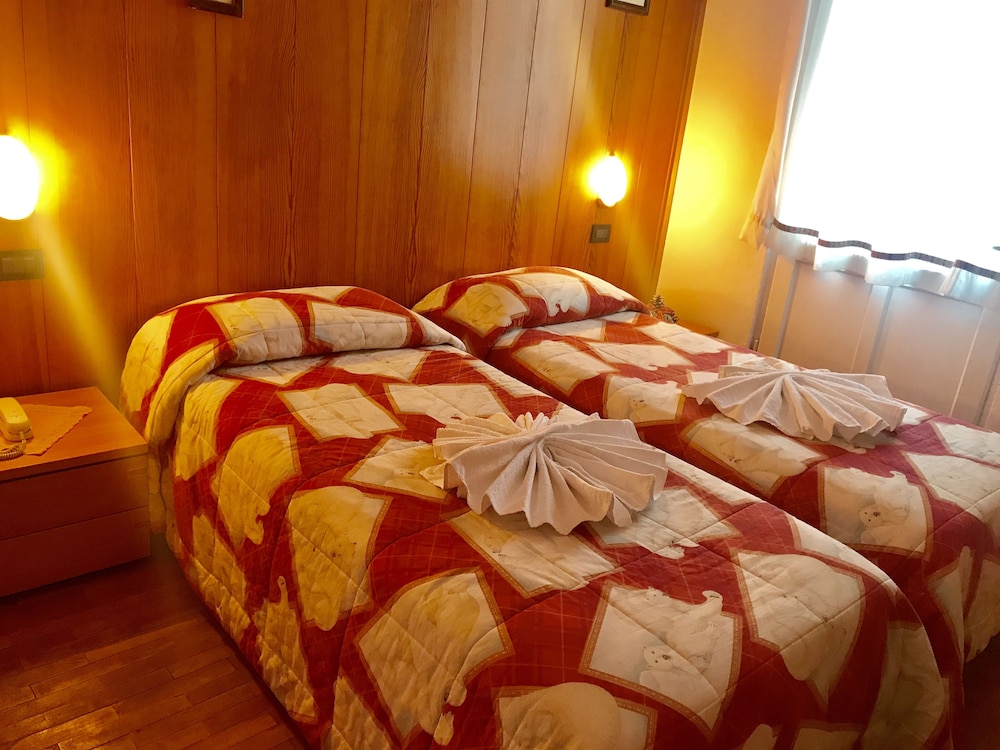 Hotel Monti Pallidi 18/37