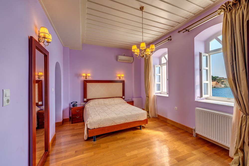 DELUXE, SUITE