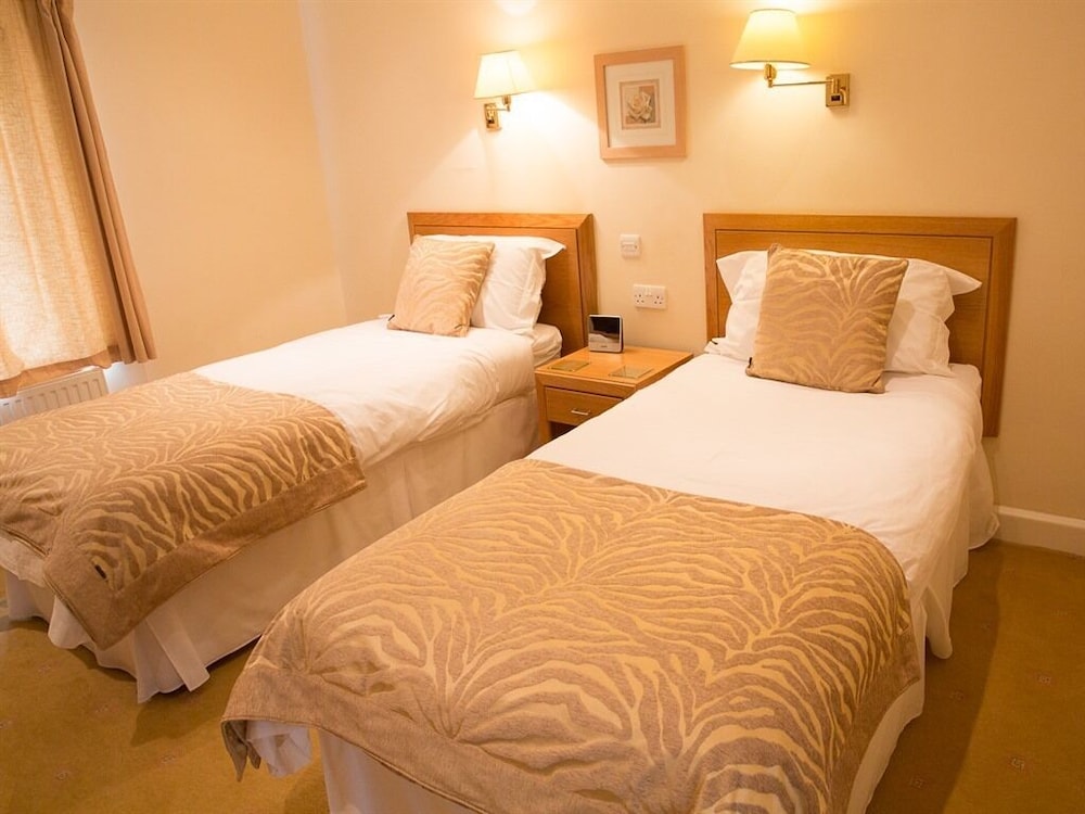 Llwyn Onn Guest House 6/13