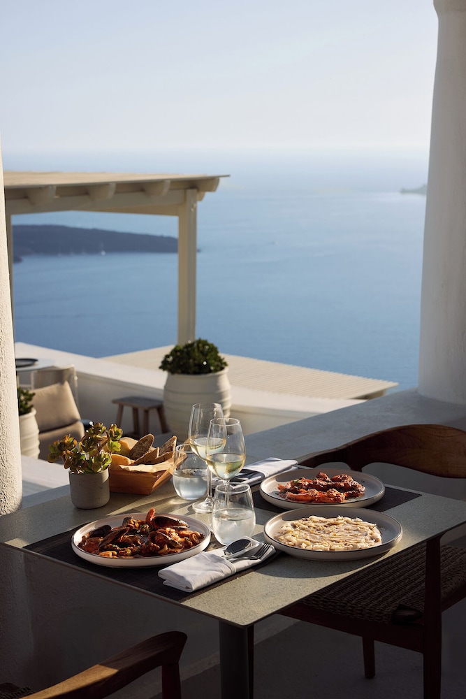 Iconic Santorini 57/73