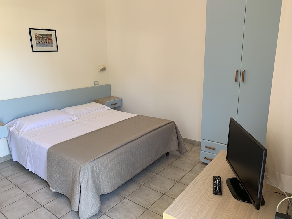 Room, Double Bed