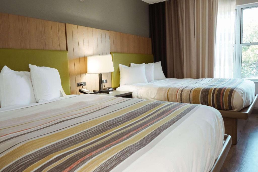 SUITE, 2 QUEEN BEDS