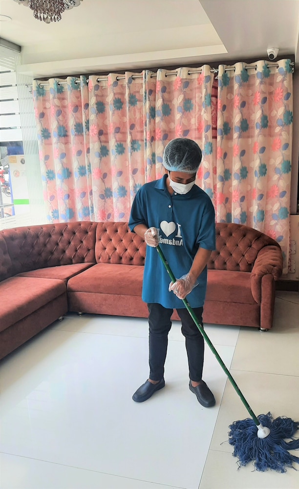 Gkm Grand Hotel 33/50