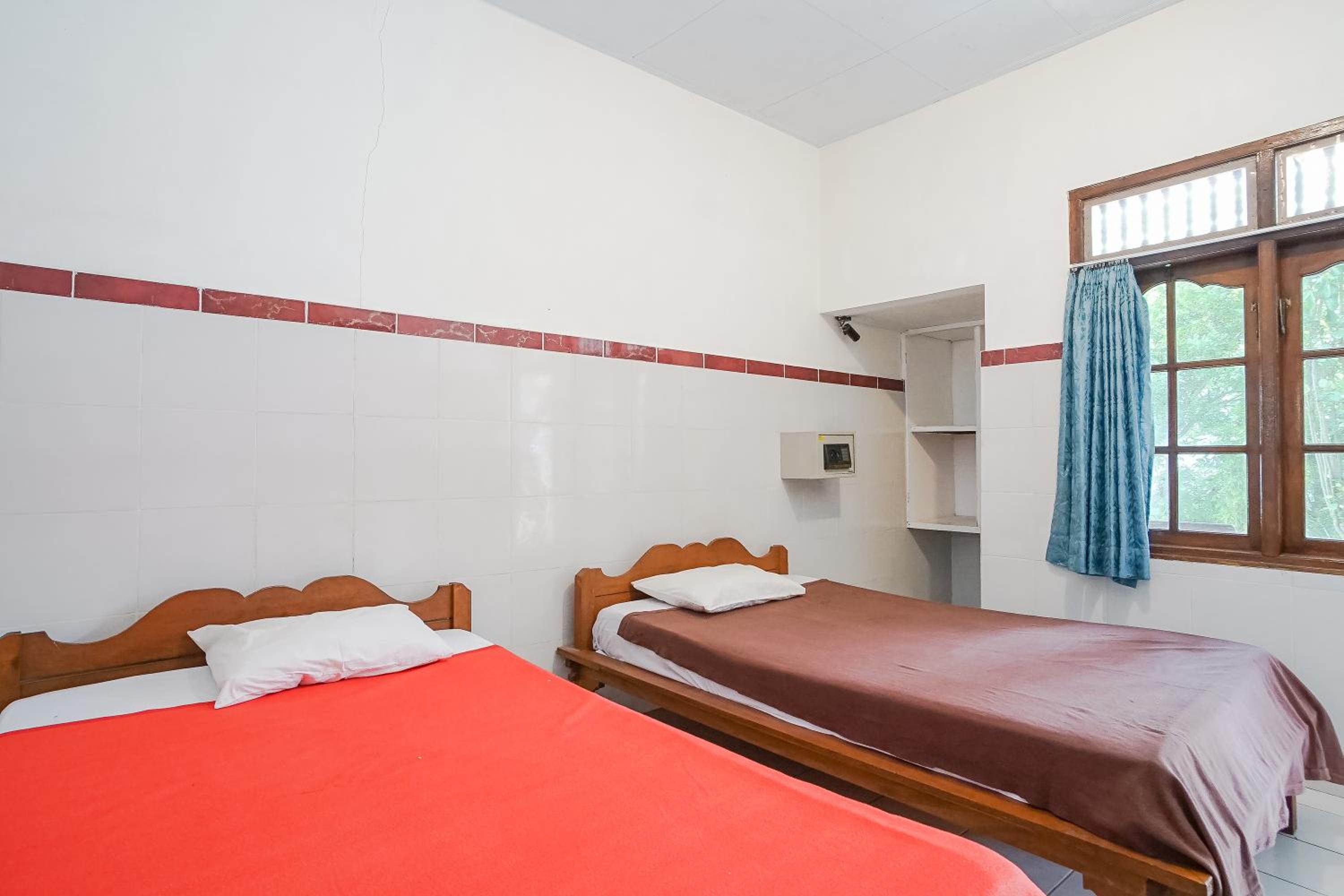 Standard, Twin Beds, with Fan