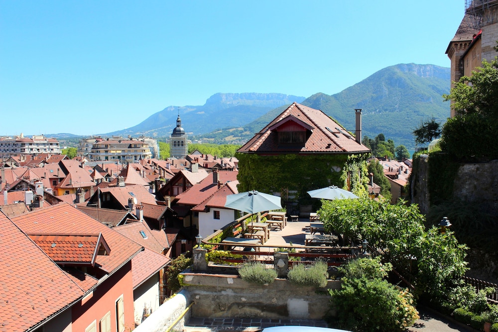 Hotel du Chateau Annecy 42/44
