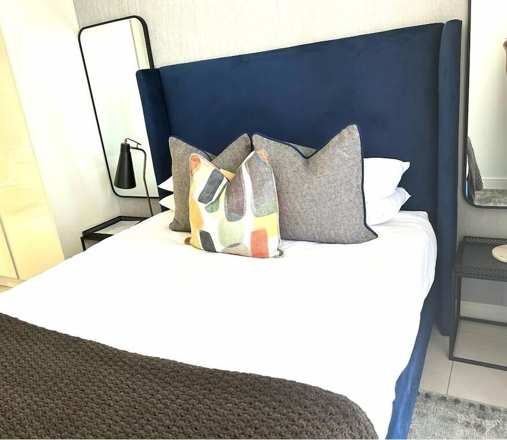 Ellipse Executive Apartment 24/50