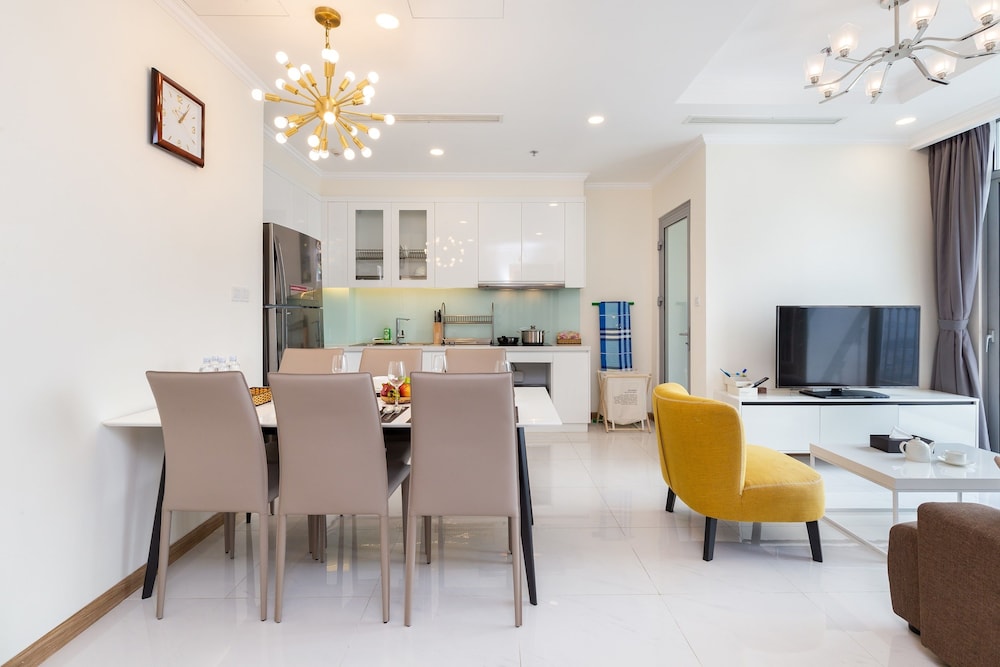Hoasun Boutique Apartment - Vinhomes Central Park 36/50