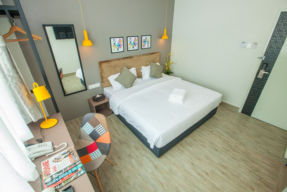 Bzz Hotel 26/61