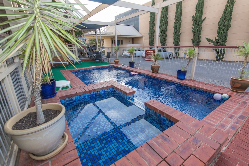Mas Country Riverboat Lodge Motor Inn 22/28