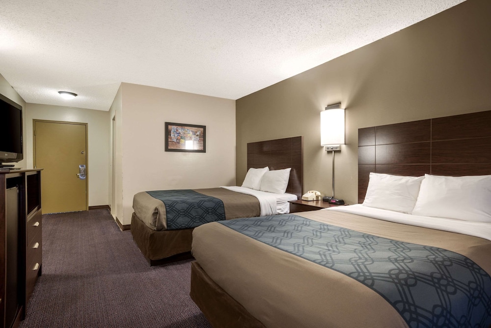Econo Lodge Darien Lakes 13/46