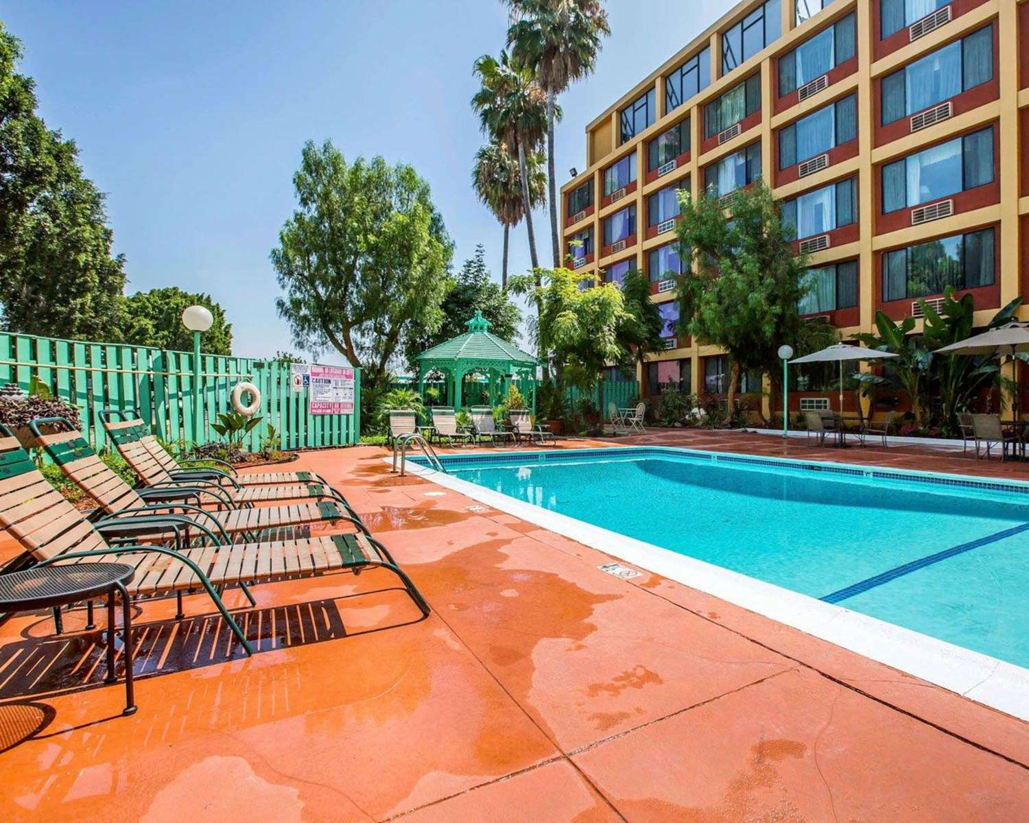 Quality Inn and Suites Montebello - Los Angeles 24/51