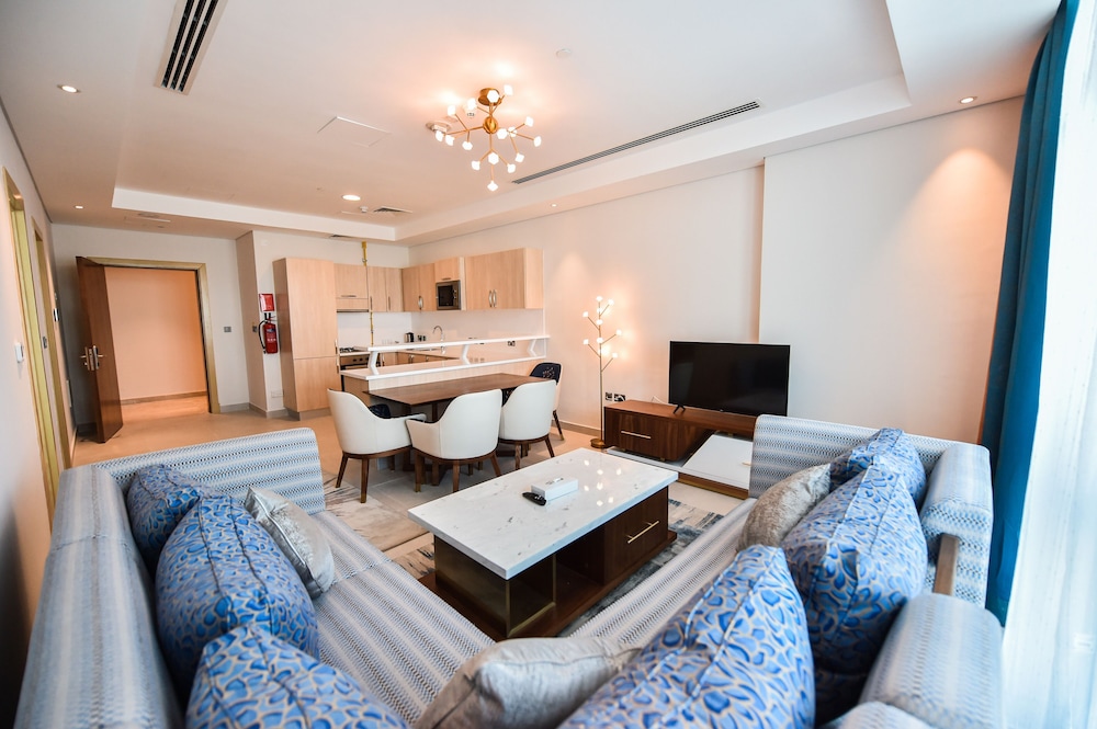 Waterfront Hotel Apartment 35/54