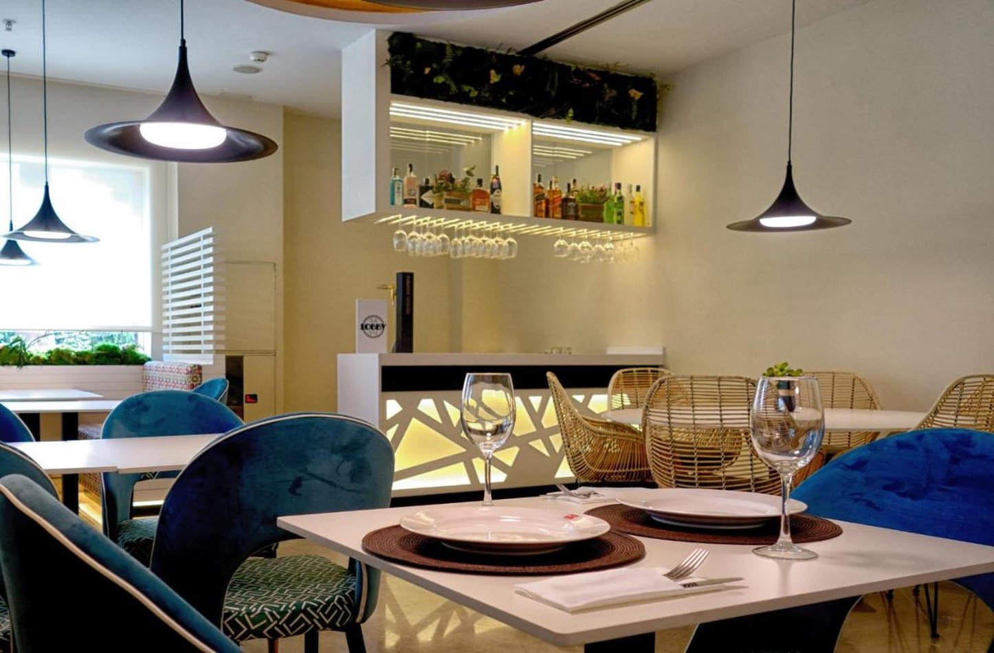 Hotel Vertice Sevilla 43/67