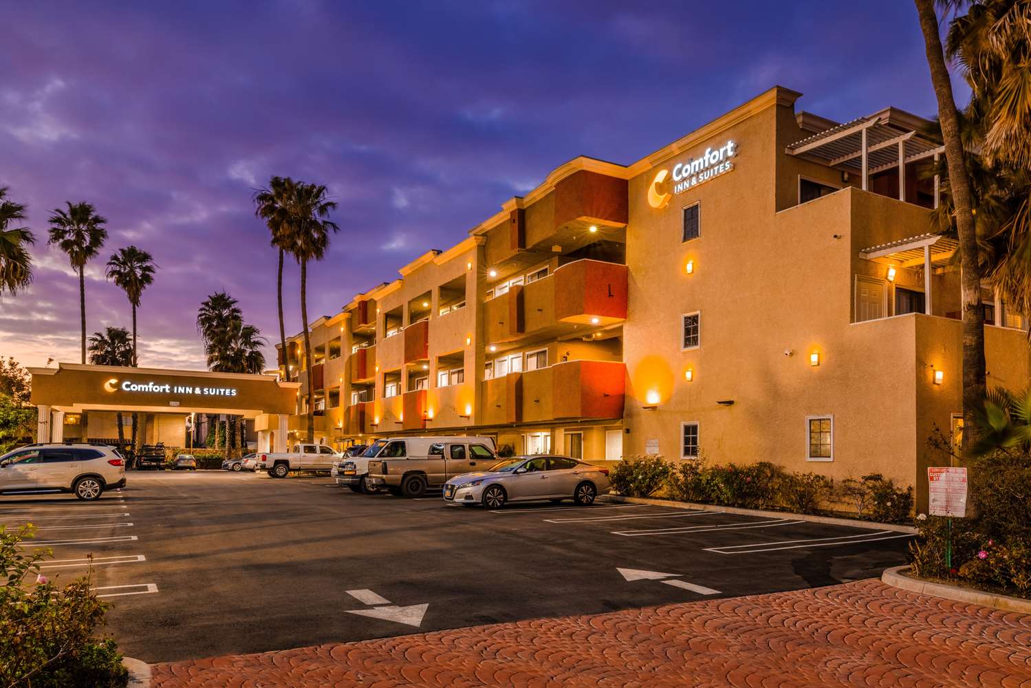 Comfort Inn & Suites Huntington Beach 42/43