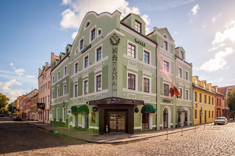 National Hotel 3/50