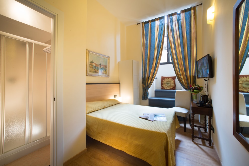 ROOM, SINGLE