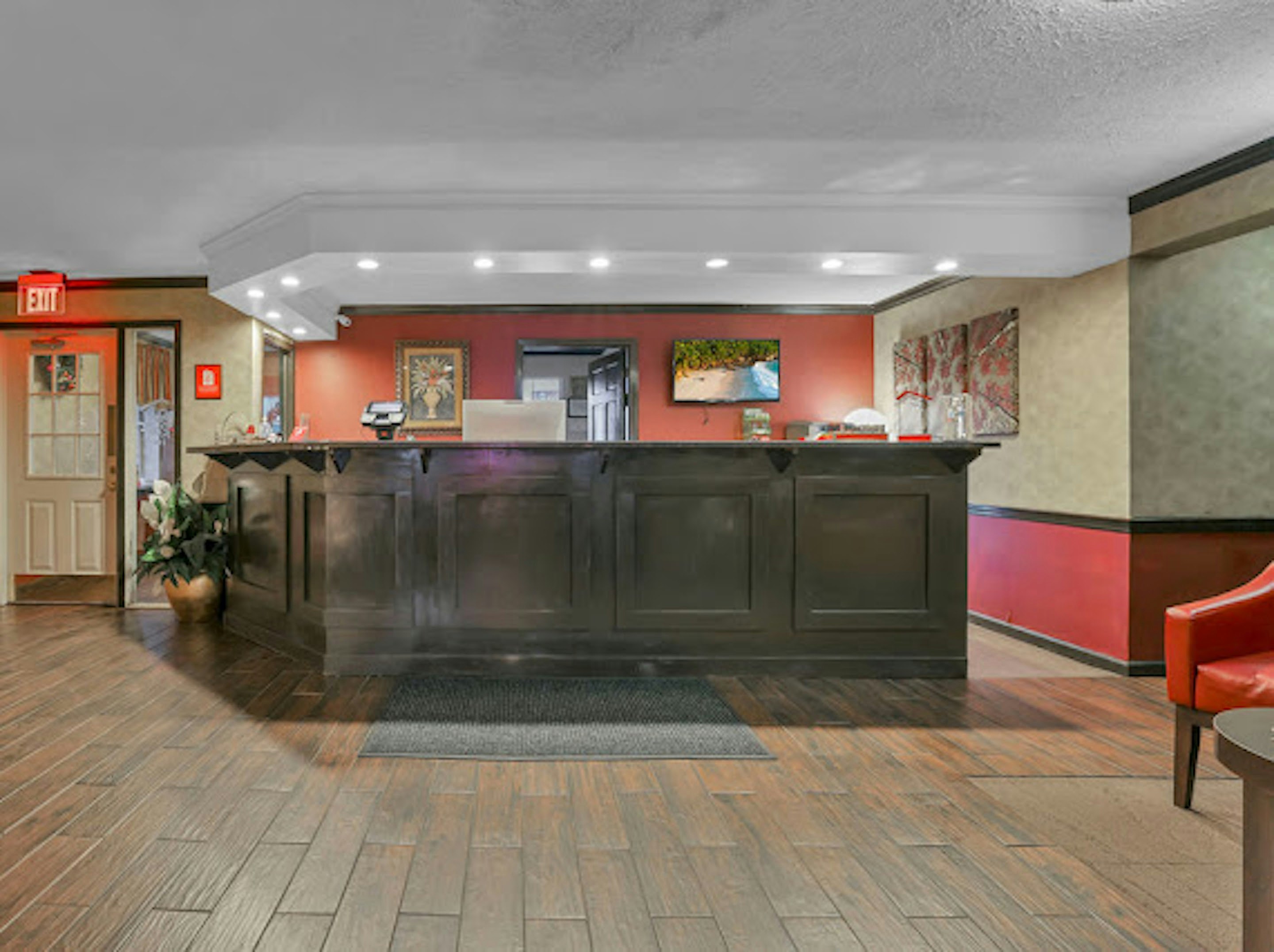 Red Roof Inn Uhrichsville 4/33