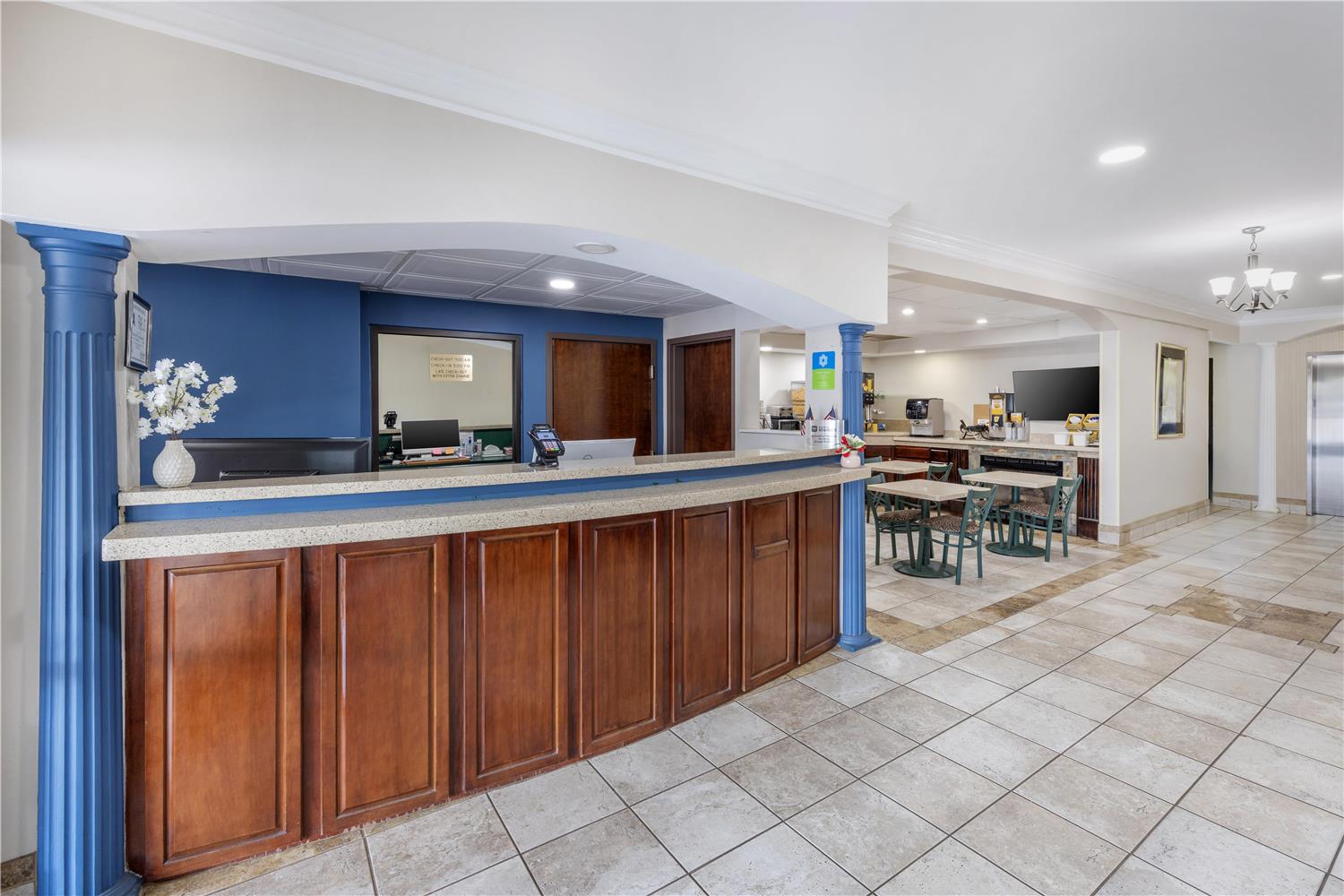 SureStay Hotel by Best Western Morganton 3/8
