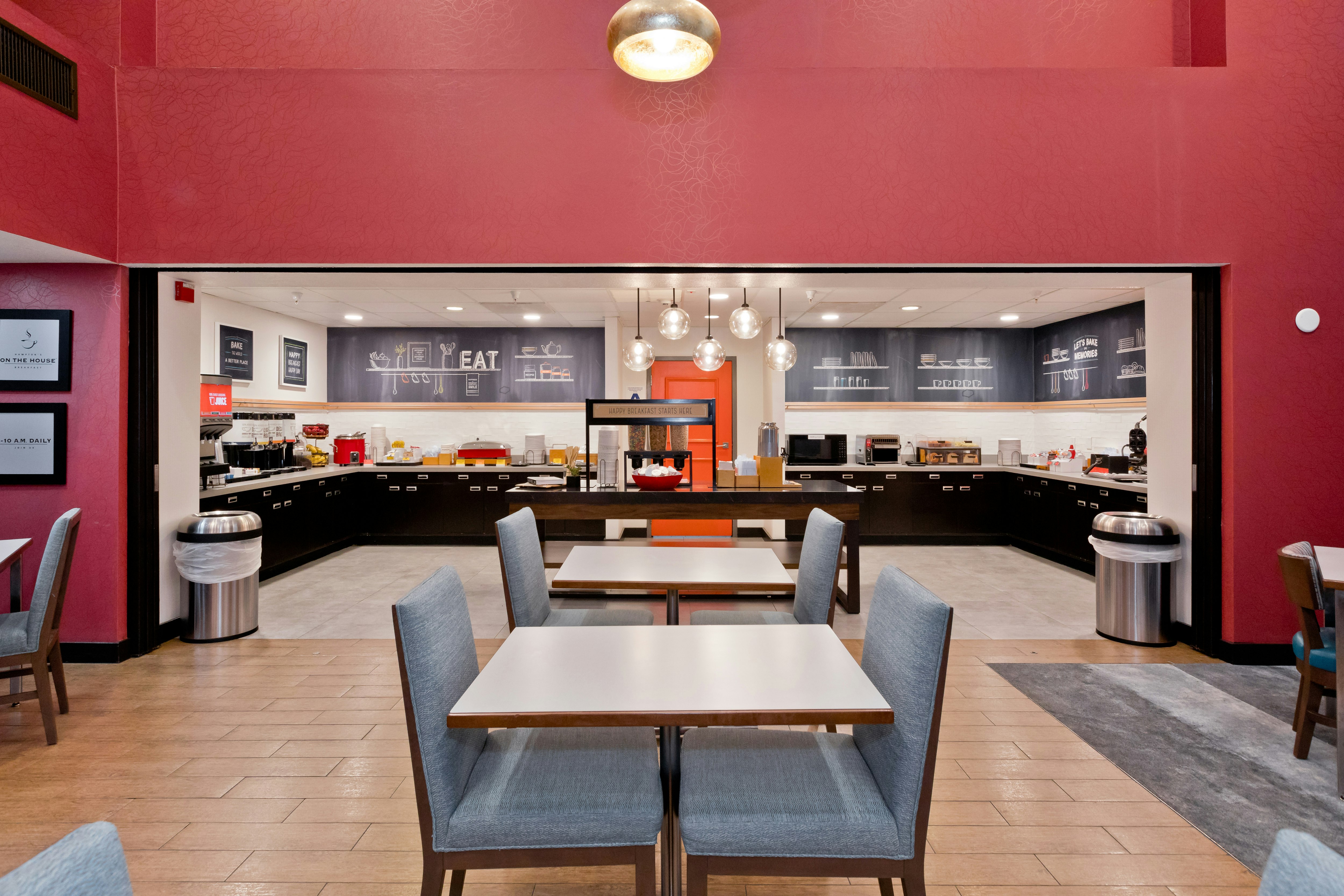Hampton Inn & Suites Palm Desert 36/64