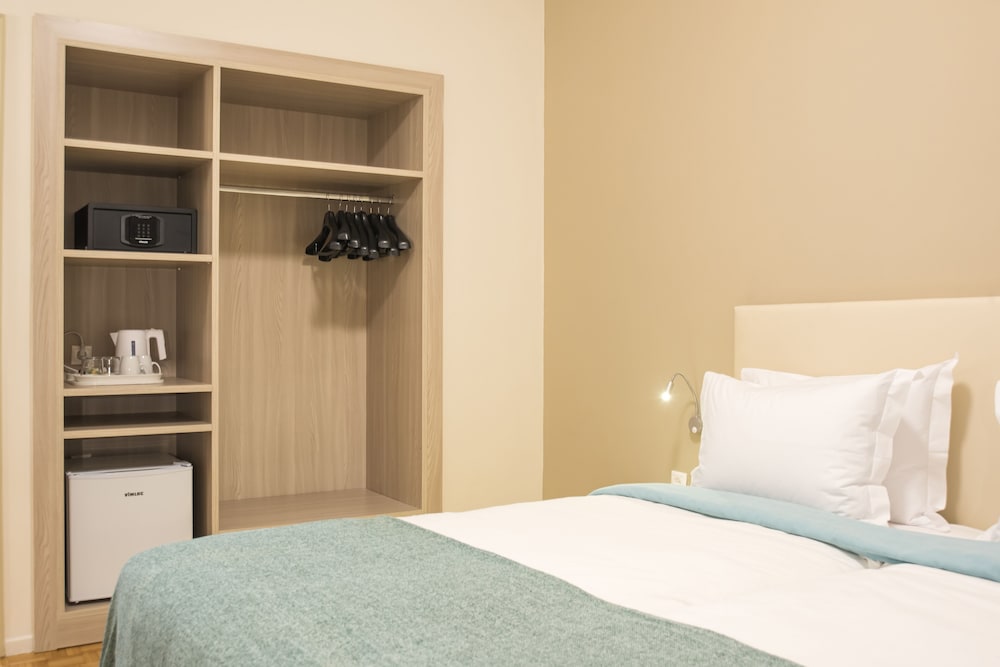 V Hotel Delphi 12/30
