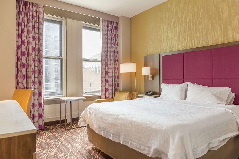 Hampton Inn Majestic Chicago Theatre District 22/52