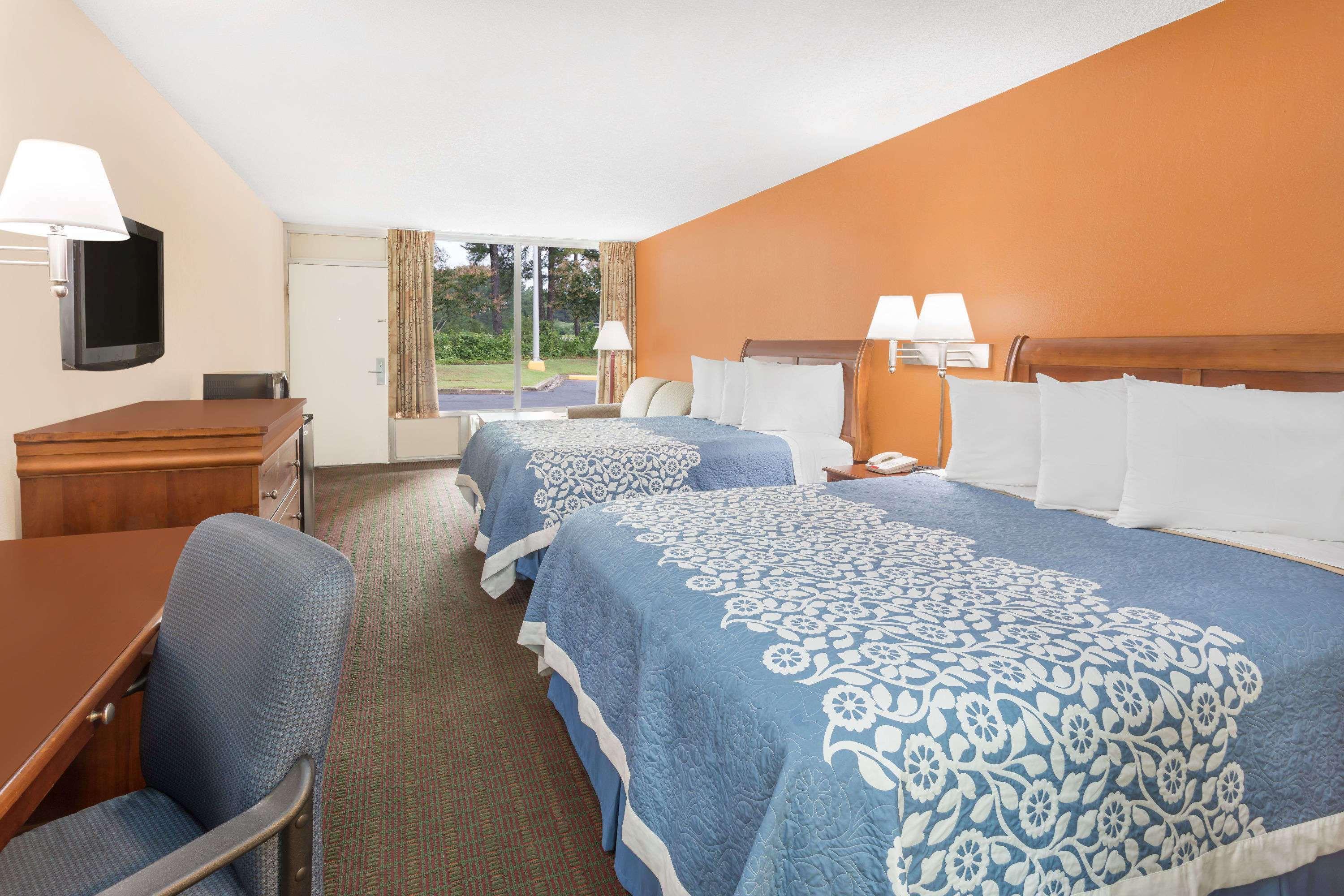 Days Inn By Wyndham Orangeburg South 5/17